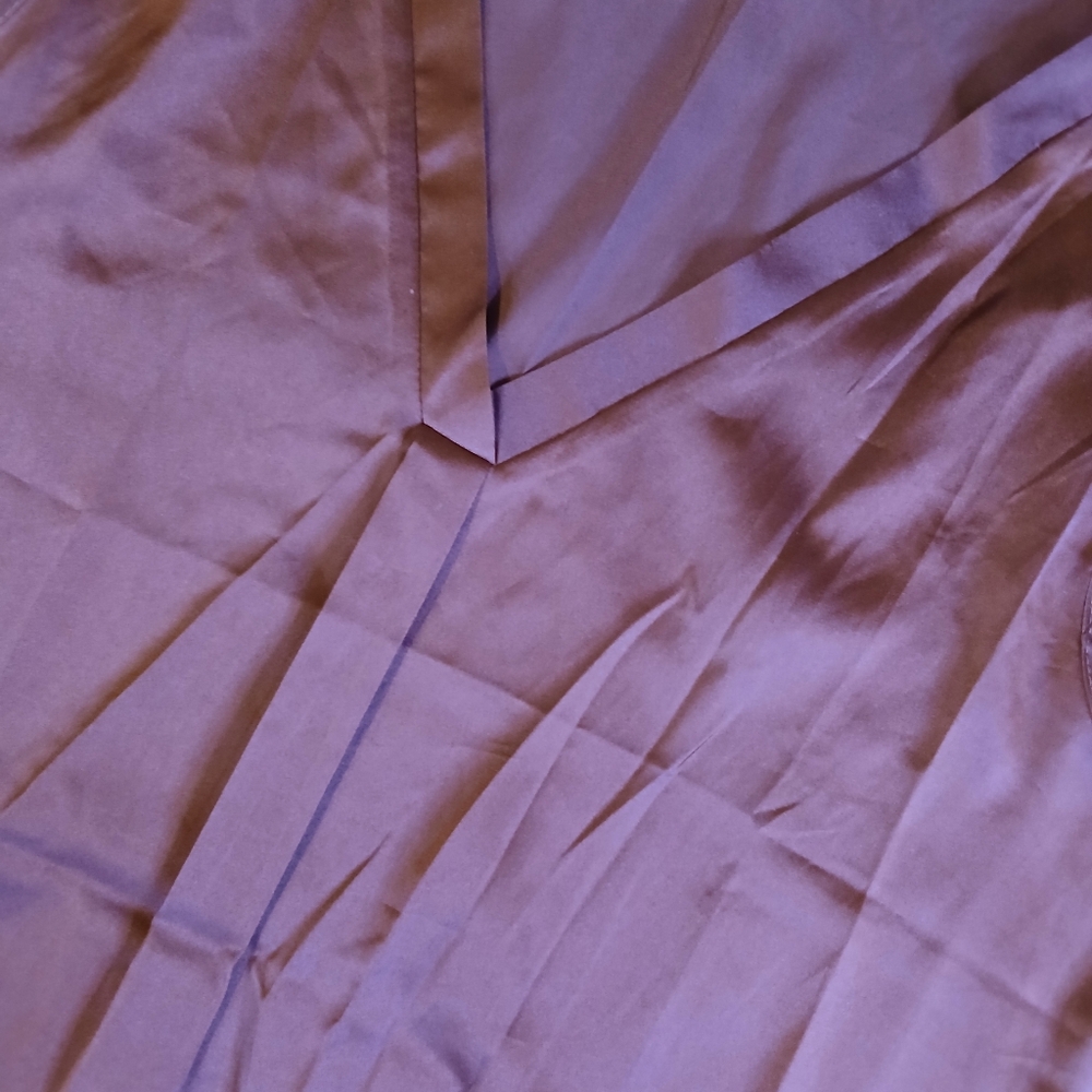 Sleeveless Blouse - Picture 2 of 3